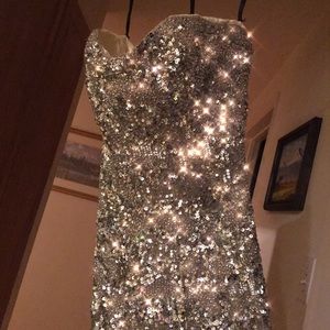 Beautiful sequined prom dress SIZE 12